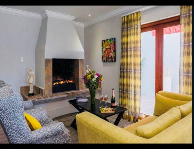 560M² HOTEL FOR SALE IN SUMMERSTRAND